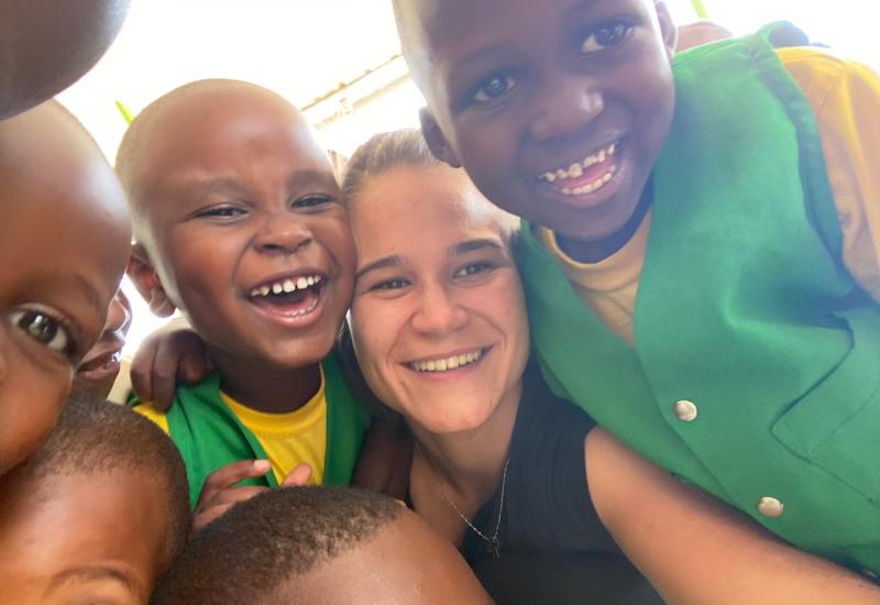 Monika Milićević na volontiranju u Ruandi - Studentica velikog srca: Ostavila Mostar zbog pomaganja Africi 